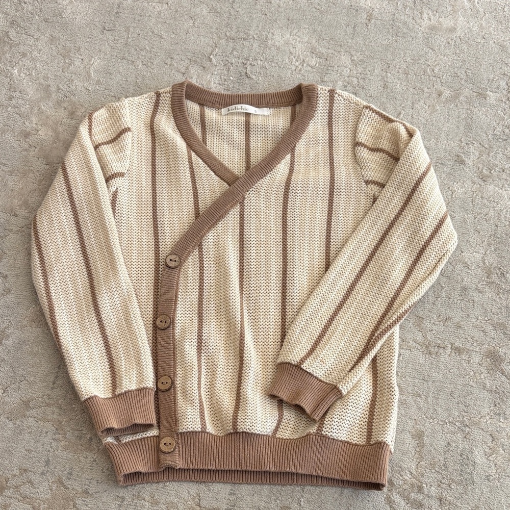 Stunning light weight knit size 5 Kids' Cream and Tan Cardigan